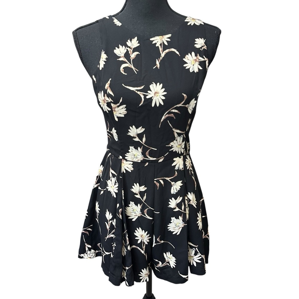 ASTR THE LABEL Black Floral Print Romper Playsuit Women's SIZE Small Back Tie